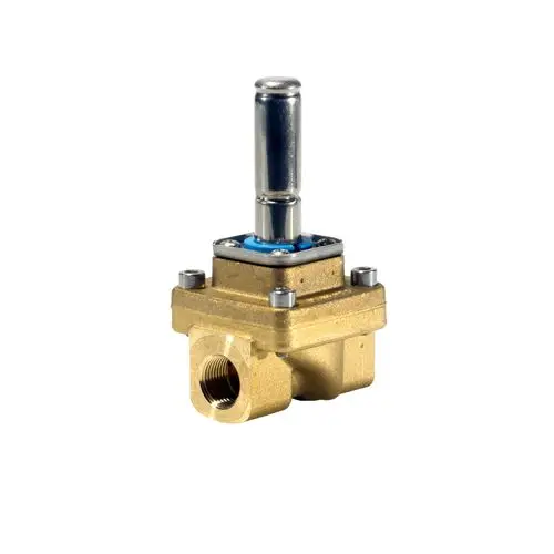 Danfoss Magnetventil mit einer Metalloberfläche und einem aufrechten Betätigungshebel, geeignet für Rohrleitungen mit einem Anschlussgewinde.